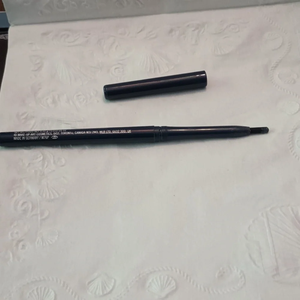 MAC Technakohl Eye-liner Kajal Auto-De-Blu (USED)